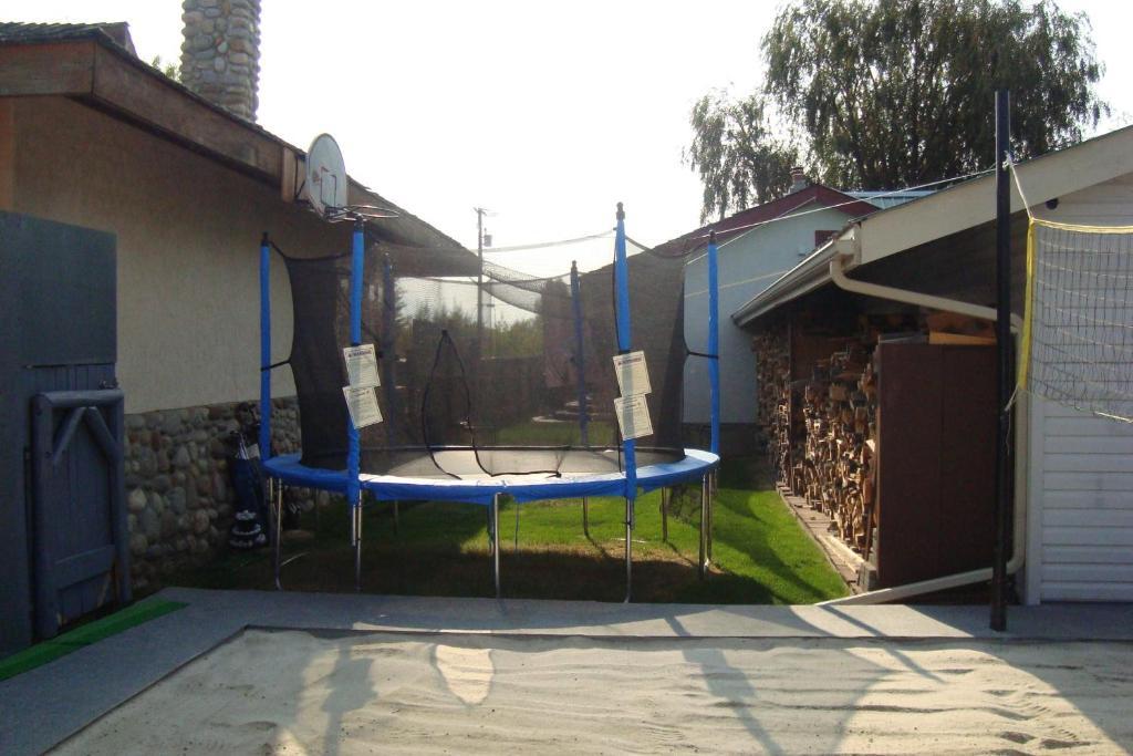 Ypc Fitness & Accomodations Invermere Ngoại thất bức ảnh