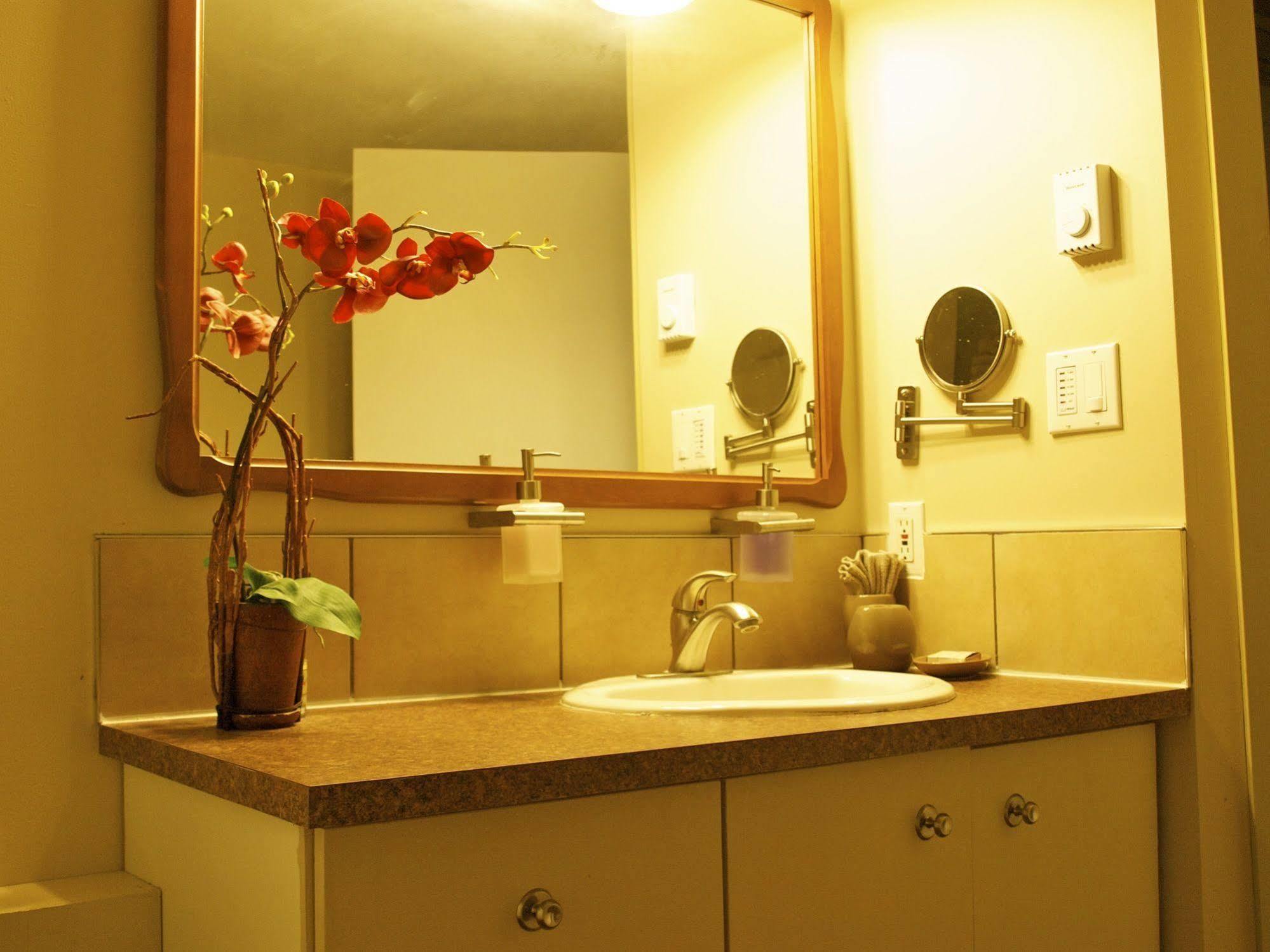 Ypc Fitness & Accomodations Invermere Ngoại thất bức ảnh
